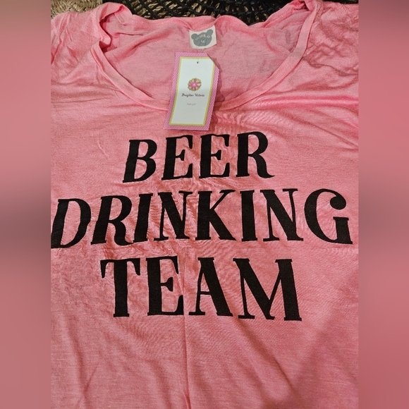 Nwt Beer Drinking Team top- medium - Picture 6 of 9